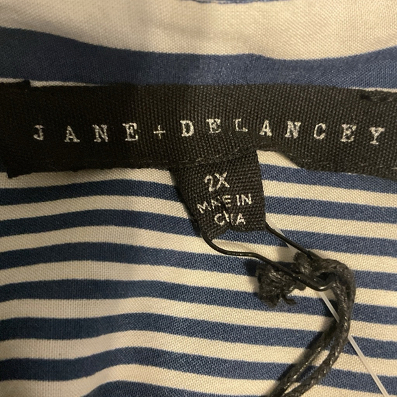 Jane + Delancey Button-Up w/ button back Shirt Size 2X navy Blue white Stripe - Picture 3 of 12